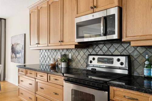 4649 20 Street Sw, Calgary, AB - Indoor Photo Showing Kitchen