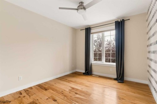 4649 20 Street Sw, Calgary, AB - Indoor Photo Showing Other Room