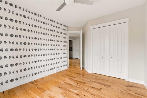 4649 20 Street Sw, Calgary, AB - Indoor Photo Showing Bedroom