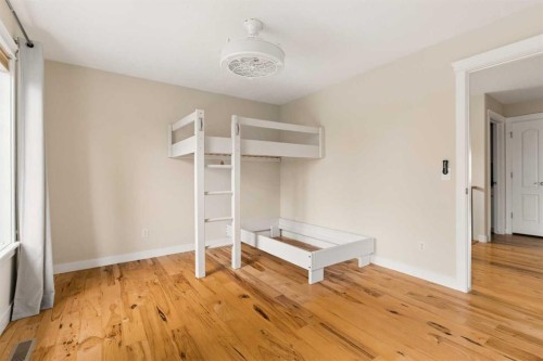 4649 20 Street Sw, Calgary, AB - Indoor Photo Showing Other Room