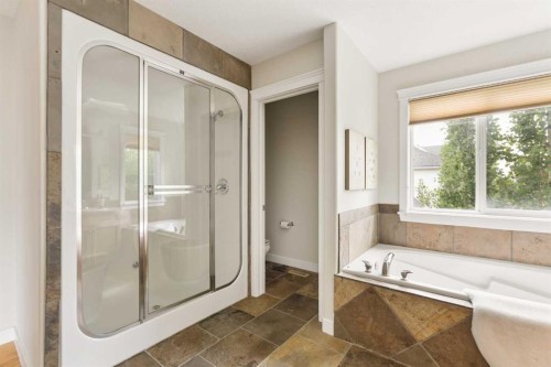 4649 20 Street Sw, Calgary, AB - Indoor Photo Showing Bathroom