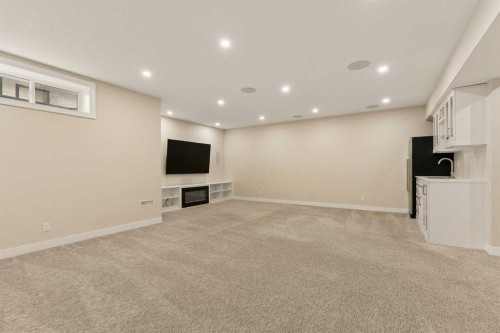 4649 20 Street Sw, Calgary, AB - Indoor Photo Showing Other Room