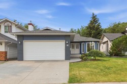 420 Douglasbank Court SE Calgary, AB T2Z 1X1