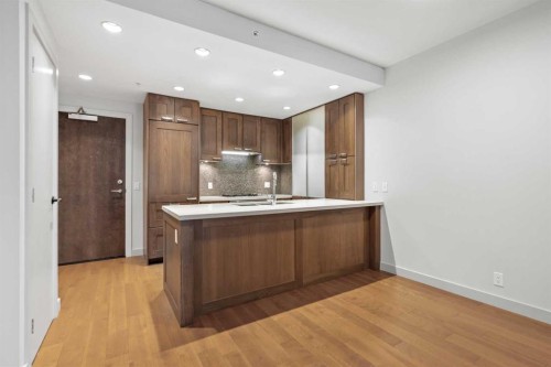 317-222 Riverfront Avenue Sw, Calgary, AB - Indoor Photo Showing Kitchen