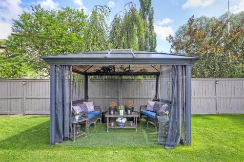 46 Spring View Sw, Calgary, AB - Outdoor