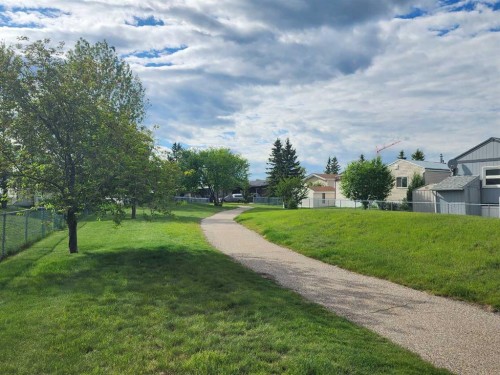 303-99 Arbour Lake Road Nw, Calgary, AB 