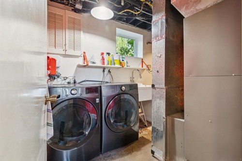 423 Canterbury Place Sw, Calgary, AB - Indoor Photo Showing Laundry Room