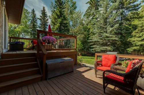 423 Canterbury Place Sw, Calgary, AB - Outdoor With Deck Patio Veranda
