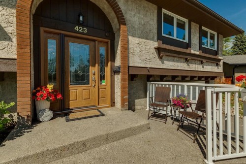 423 Canterbury Place Sw, Calgary, AB - Outdoor With Deck Patio Veranda