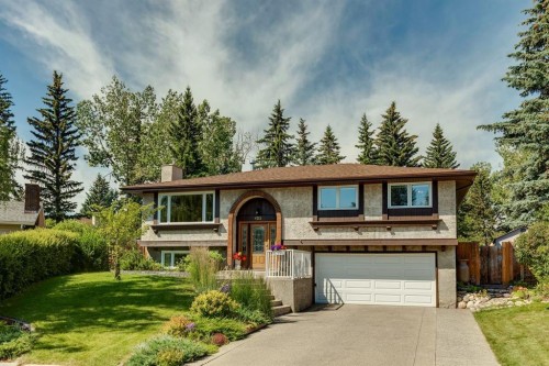 423 Canterbury Place Sw, Calgary, AB - Outdoor With Facade