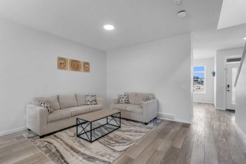97 Corner Glen Way Ne, Calgary, AB - Indoor Photo Showing Living Room