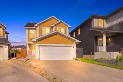 278 Martha's Manor NE Calgary, AB T3Y 4Y6