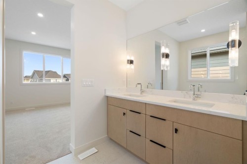 112 Sunrise Heath, Cochrane, AB - Indoor Photo Showing Bathroom