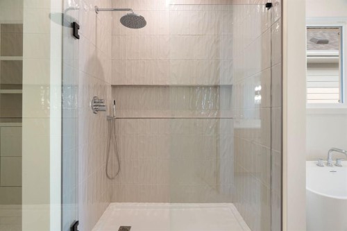 112 Sunrise Heath, Cochrane, AB - Indoor Photo Showing Bathroom