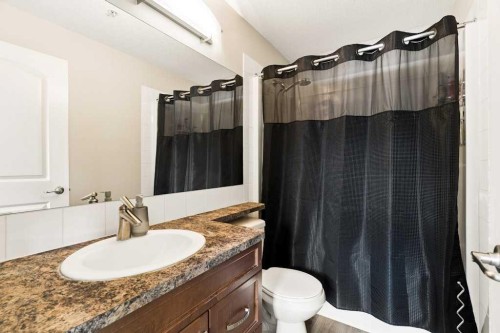 342-26 Val Gardena View Sw, Calgary, AB - Indoor Photo Showing Bathroom