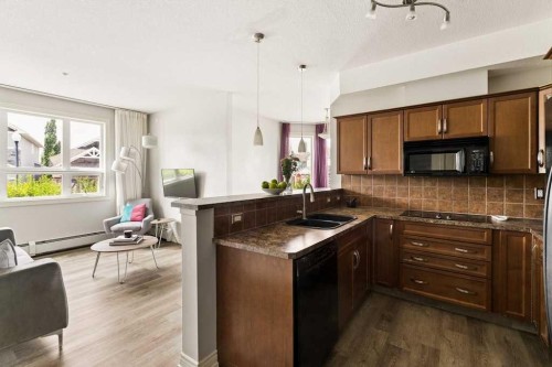 342-26 Val Gardena View Sw, Calgary, AB - Indoor Photo Showing Kitchen