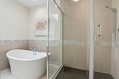 3817 Centre A Street Ne, Calgary, AB - Indoor Photo Showing Bathroom