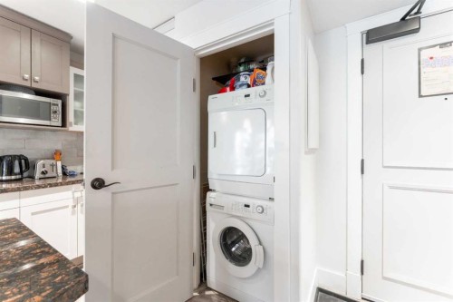 213-173 Kananaskis Way, Canmore, AB - Indoor Photo Showing Laundry Room