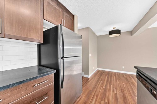 141 Pantego Lane Nw, Calgary, AB - Indoor Photo Showing Kitchen
