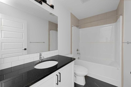 328 Homestead Grove Ne, Calgary, AB - Indoor Photo Showing Bathroom