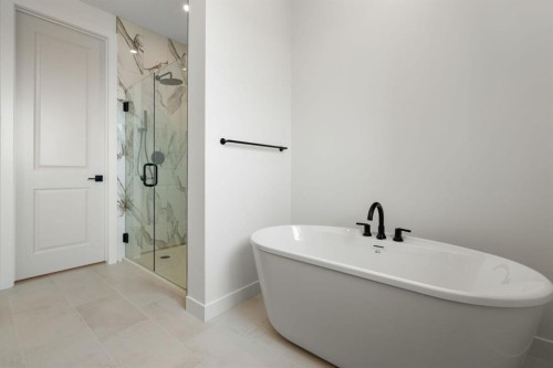 116 Sunrise Heath, Cochrane, AB - Indoor Photo Showing Bathroom