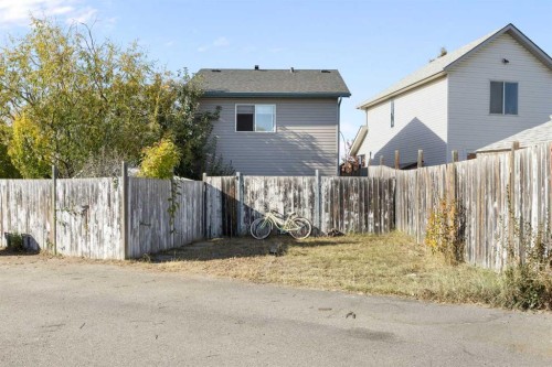 331 Coverdale Court Ne, Calgary, AB - Outdoor
