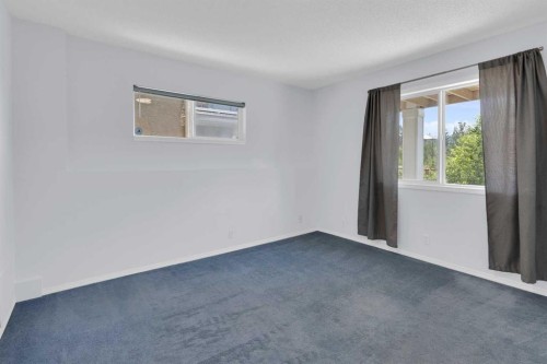 99 Edgeridge View Nw, Calgary, AB - Indoor Photo Showing Other Room