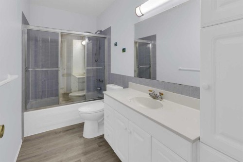 99 Edgeridge View Nw, Calgary, AB - Indoor Photo Showing Bathroom