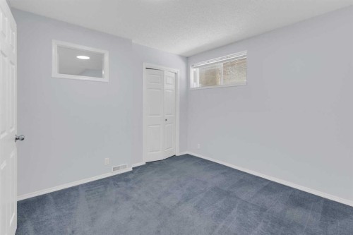99 Edgeridge View Nw, Calgary, AB - Indoor Photo Showing Other Room