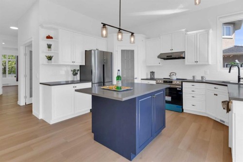 99 Edgeridge View Nw, Calgary, AB - Indoor Photo Showing Kitchen With Upgraded Kitchen