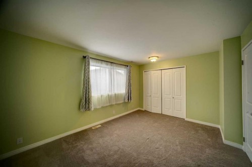 30-380 Bermuda Drive Nw, Calgary, AB - Indoor Photo Showing Other Room