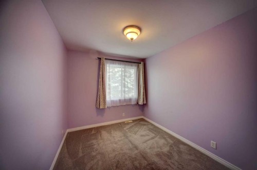 30-380 Bermuda Drive Nw, Calgary, AB - Indoor Photo Showing Other Room