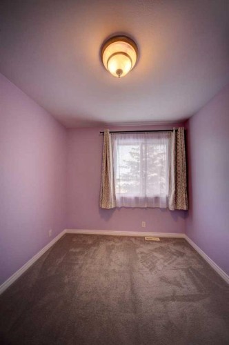 30-380 Bermuda Drive Nw, Calgary, AB - Indoor Photo Showing Other Room