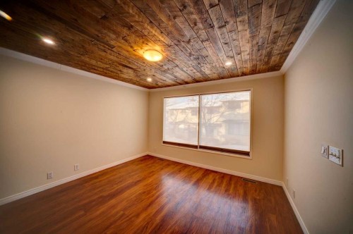 30-380 Bermuda Drive Nw, Calgary, AB - Indoor Photo Showing Other Room