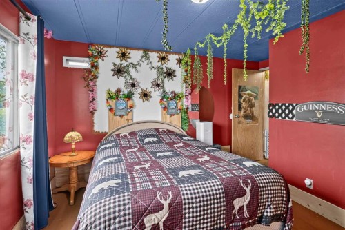 224 Huntwell Road Ne, Calgary, AB - Indoor Photo Showing Bedroom