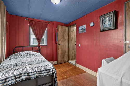 224 Huntwell Road Ne, Calgary, AB - Indoor Photo Showing Bedroom
