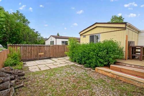 224 Huntwell Road Ne, Calgary, AB - Outdoor