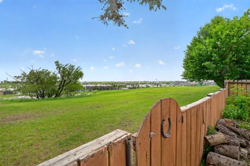224 Huntwell Road Ne, Calgary, AB - Outdoor