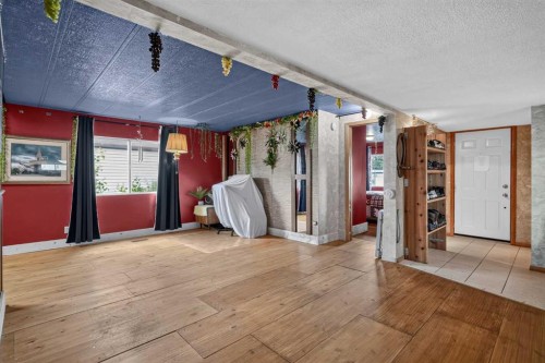 224 Huntwell Road Ne, Calgary, AB - Indoor Photo Showing Other Room