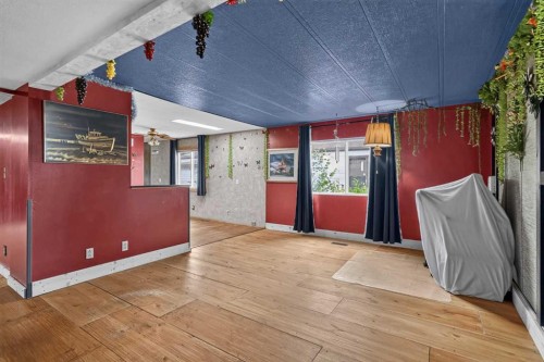 224 Huntwell Road Ne, Calgary, AB - Indoor Photo Showing Other Room