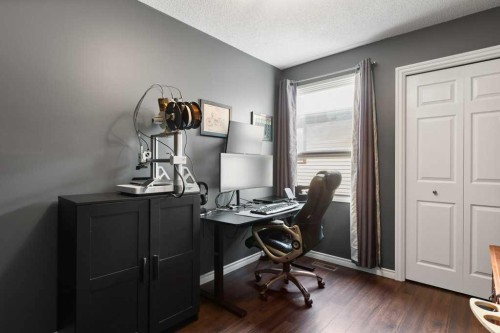 167 Deerpath Court Se, Calgary, AB - Indoor Photo Showing Office