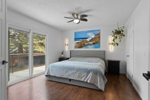 167 Deerpath Court Se, Calgary, AB - Indoor Photo Showing Bedroom