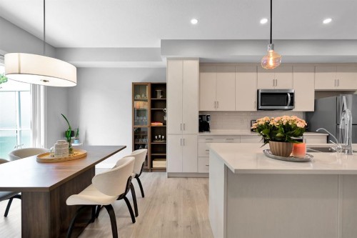 426 Shawnee Square Sw, Calgary, AB - Indoor