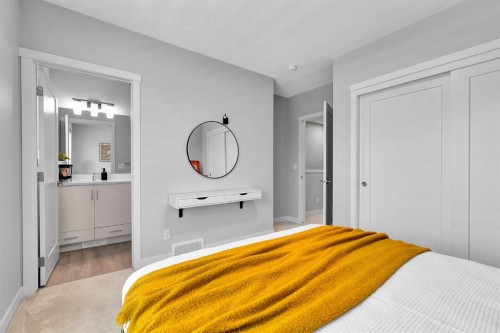 426 Shawnee Square Sw, Calgary, AB - Indoor Photo Showing Bedroom