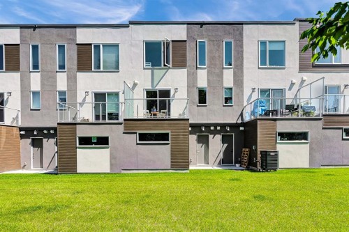 426 Shawnee Square Sw, Calgary, AB - Outdoor With Balcony