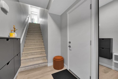 426 Shawnee Square Sw, Calgary, AB - Indoor Photo Showing Other Room