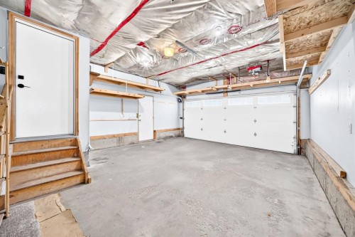 262 Coventry Court Ne, Calgary, AB - Indoor Photo Showing Garage