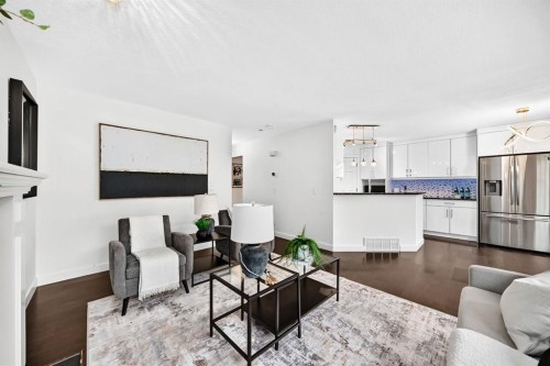 262 Coventry Court Ne, Calgary, AB - Indoor Photo Showing Living Room