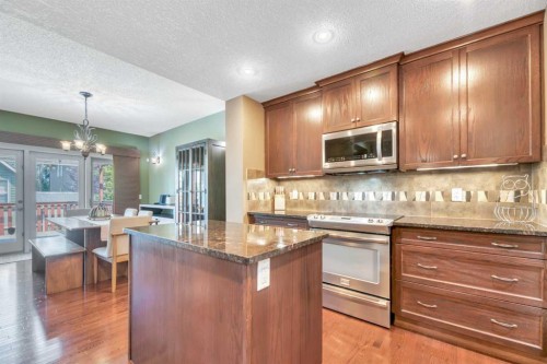 331 Mahogany Court Se, Calgary, AB - Indoor Photo Showing Kitchen