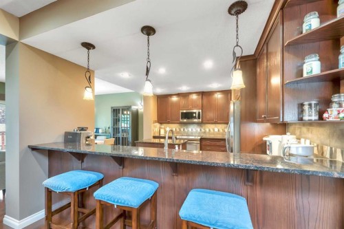 331 Mahogany Court Se, Calgary, AB - Indoor Photo Showing Kitchen With Upgraded Kitchen